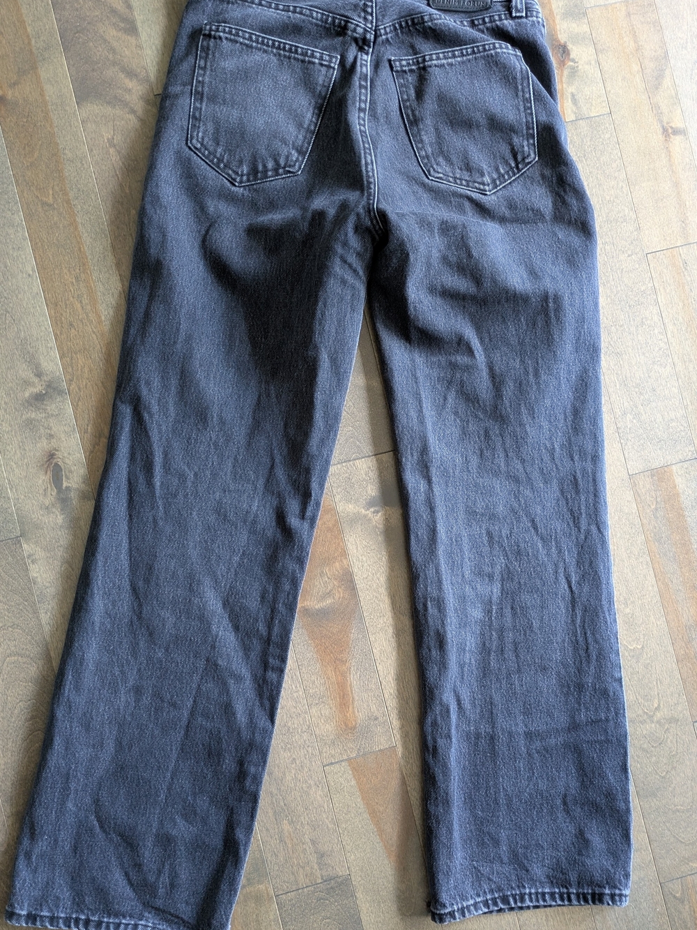 Classic Straight Leg Jeans in Washed Black